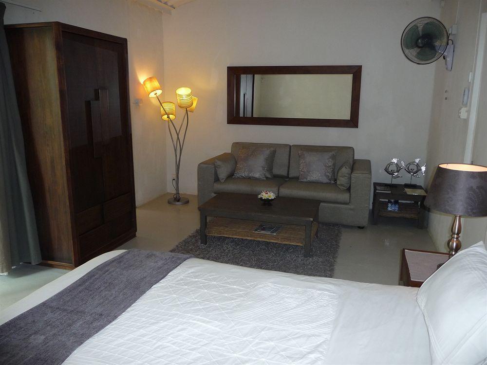 เอสปรี ลิเบรอ เรสเทอรองต์ แอนด์ เกสท์เฮาส์ Hotel กรองด์เบย์ ภายนอก รูปภาพ