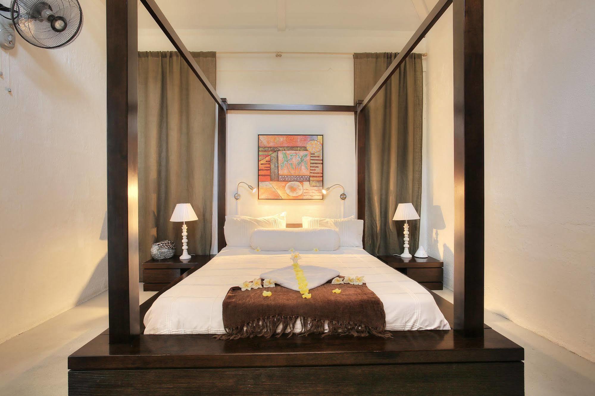 เอสปรี ลิเบรอ เรสเทอรองต์ แอนด์ เกสท์เฮาส์ Hotel กรองด์เบย์ ภายนอก รูปภาพ