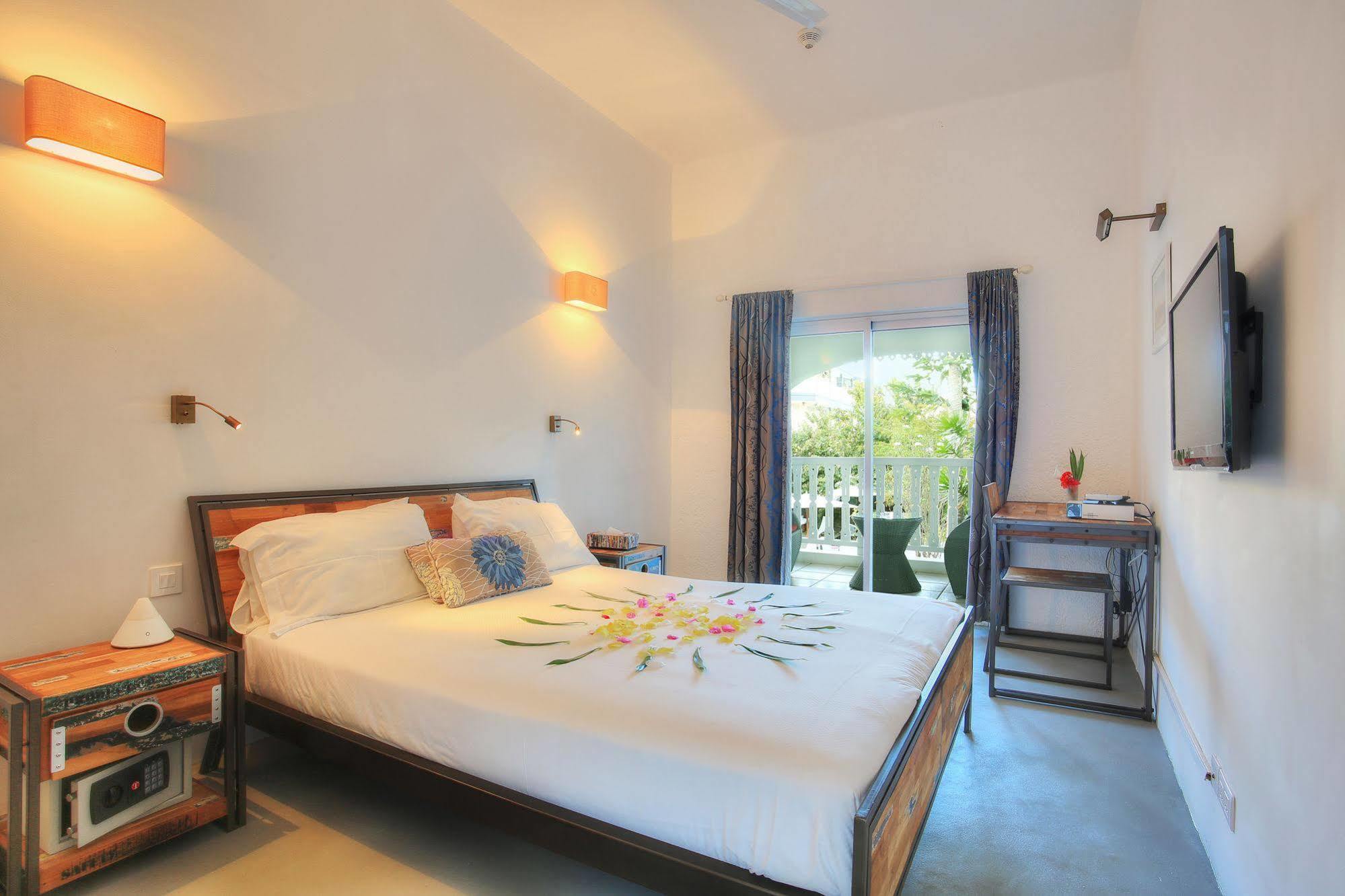 เอสปรี ลิเบรอ เรสเทอรองต์ แอนด์ เกสท์เฮาส์ Hotel กรองด์เบย์ ภายนอก รูปภาพ