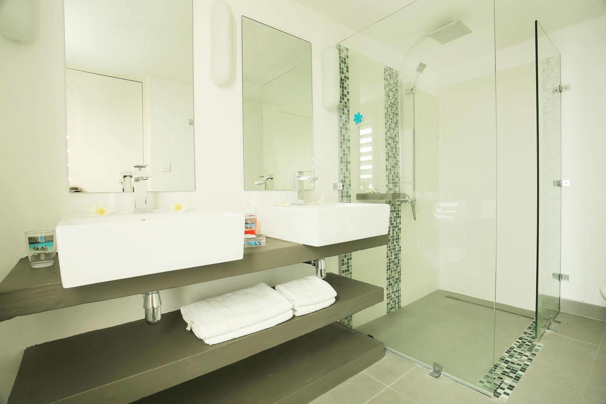 เอสปรี ลิเบรอ เรสเทอรองต์ แอนด์ เกสท์เฮาส์ Hotel กรองด์เบย์ ภายนอก รูปภาพ