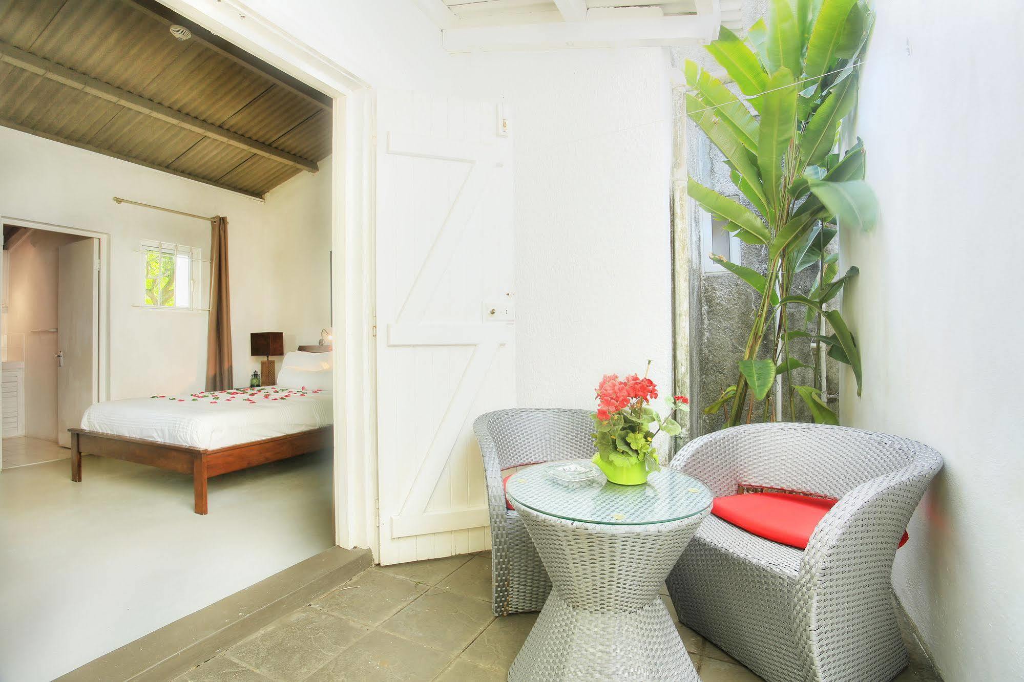 เอสปรี ลิเบรอ เรสเทอรองต์ แอนด์ เกสท์เฮาส์ Hotel กรองด์เบย์ ภายนอก รูปภาพ